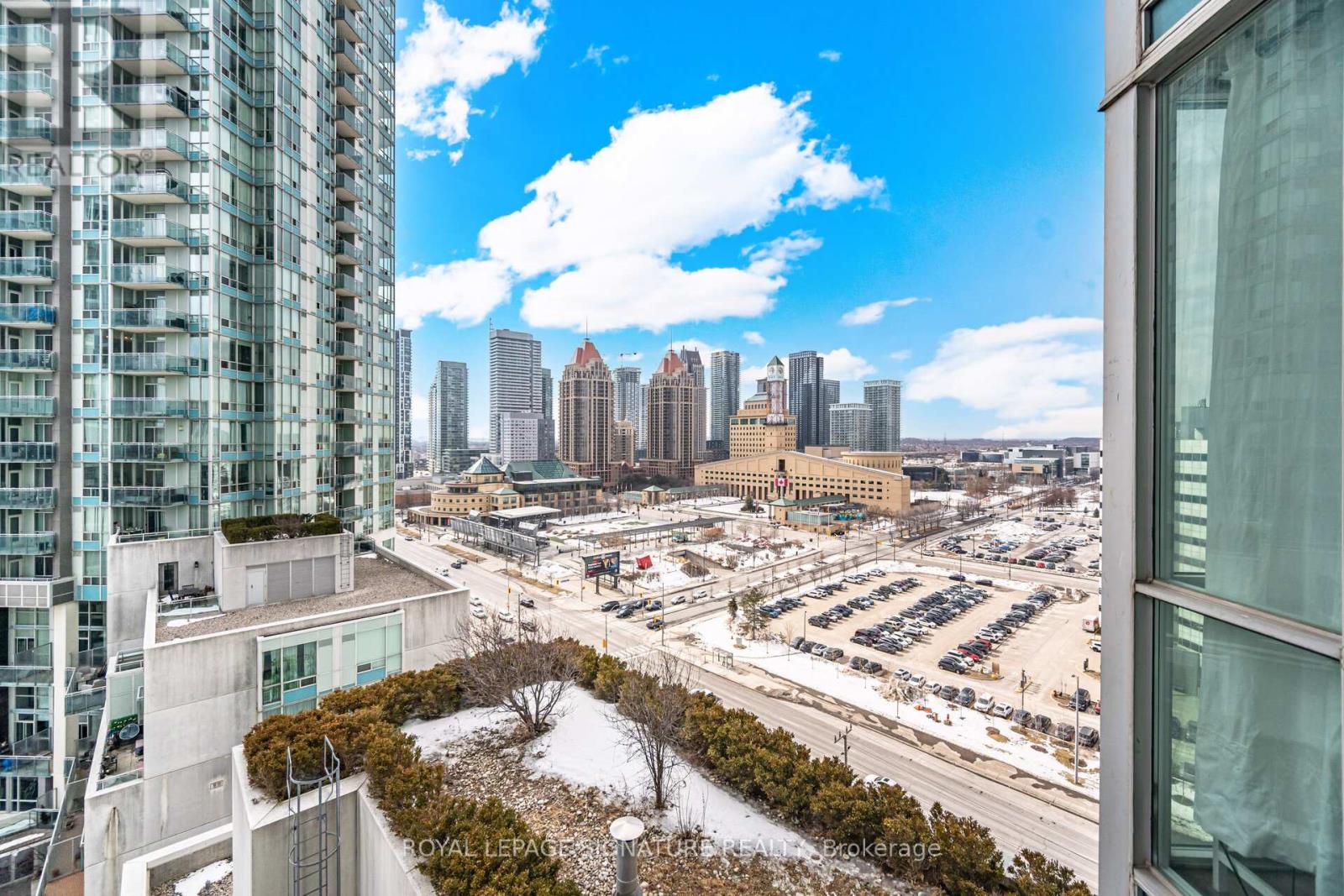 1507 - 220 Burnhamthorpe Road W, Mississauga (City Centre), Ontario  L5B 4N4 - Photo 25 - W12851130