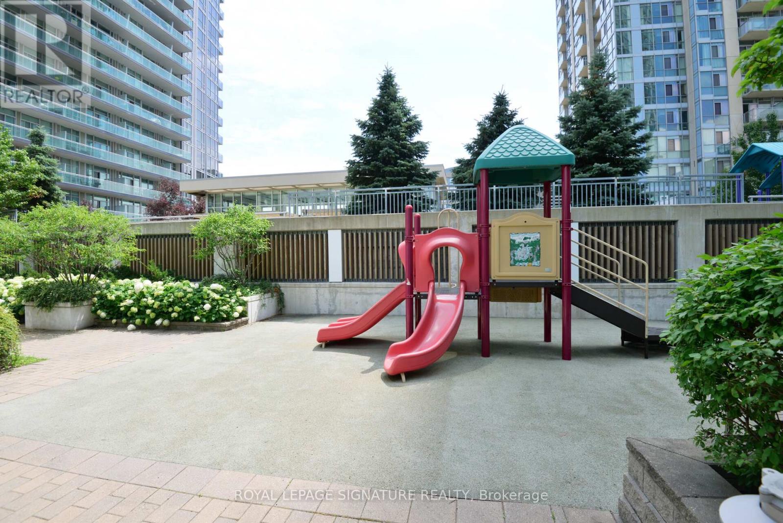 1507 - 220 Burnhamthorpe Road W, Mississauga (City Centre), Ontario  L5B 4N4 - Photo 44 - W12851130