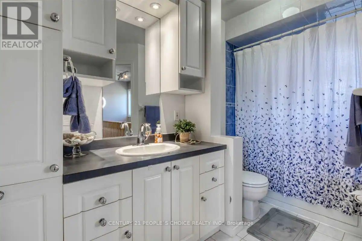 6 Lockwood Road, Brampton, Ontario  L6Y 4S6 - Photo 11 - W12851188