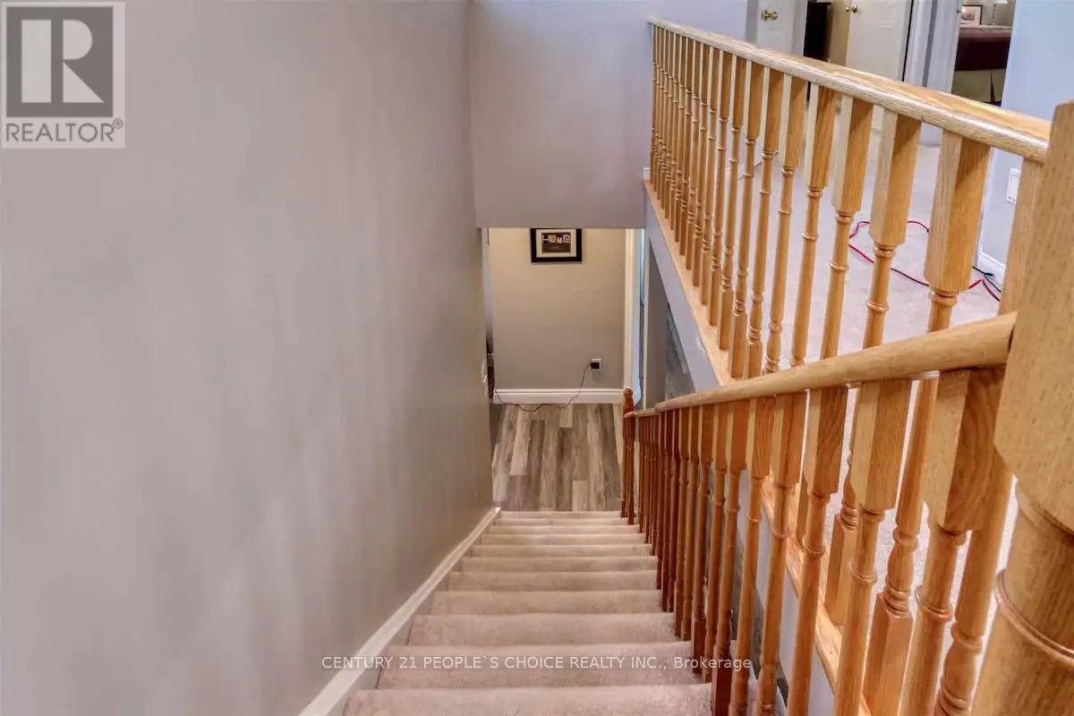 6 Lockwood Road, Brampton, Ontario  L6Y 4S6 - Photo 8 - W12851188
