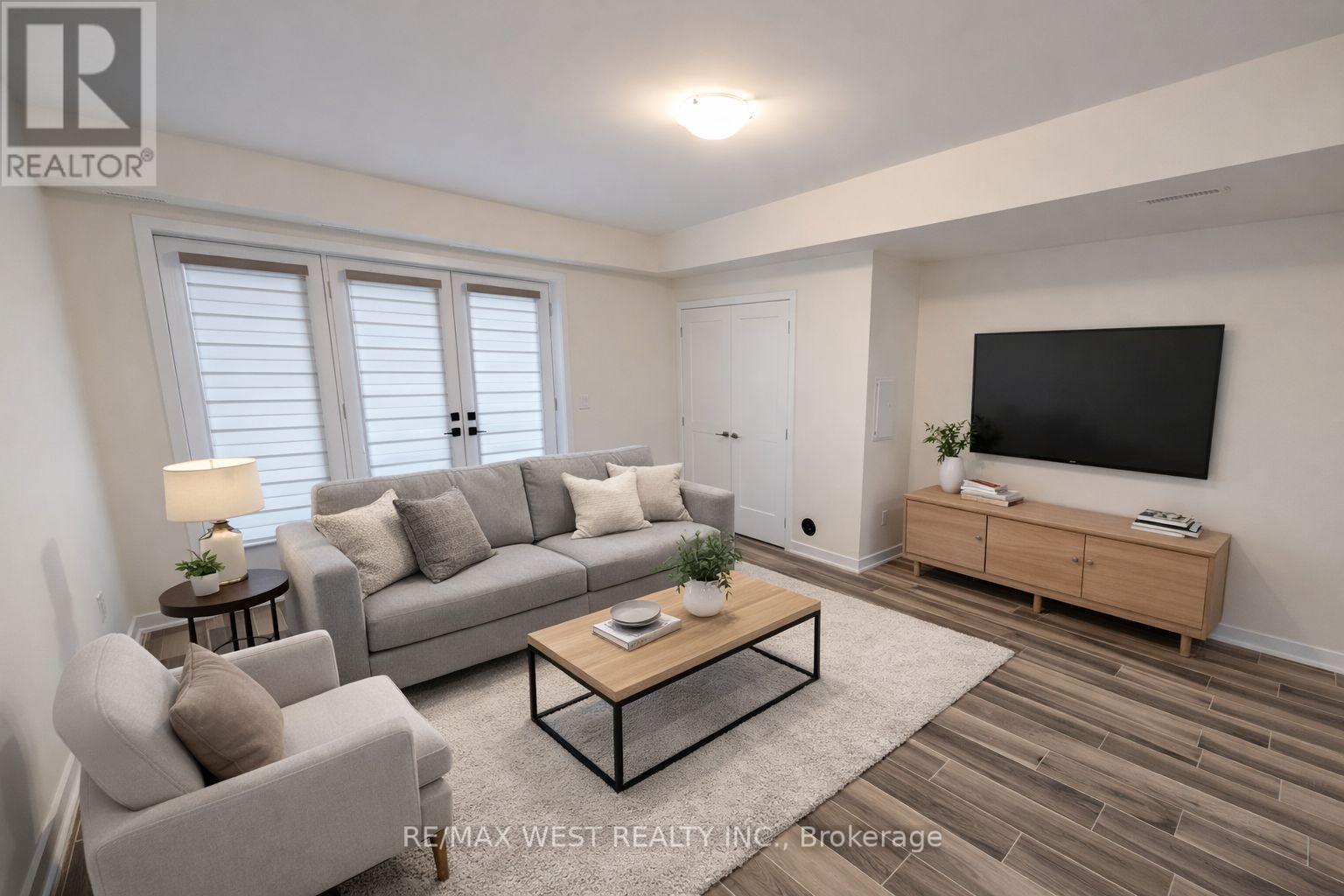 93 Hatherley Road, Toronto (Caledonia-Fairbank), Ontario  M6E 1W3 - Photo 10 - W12851296