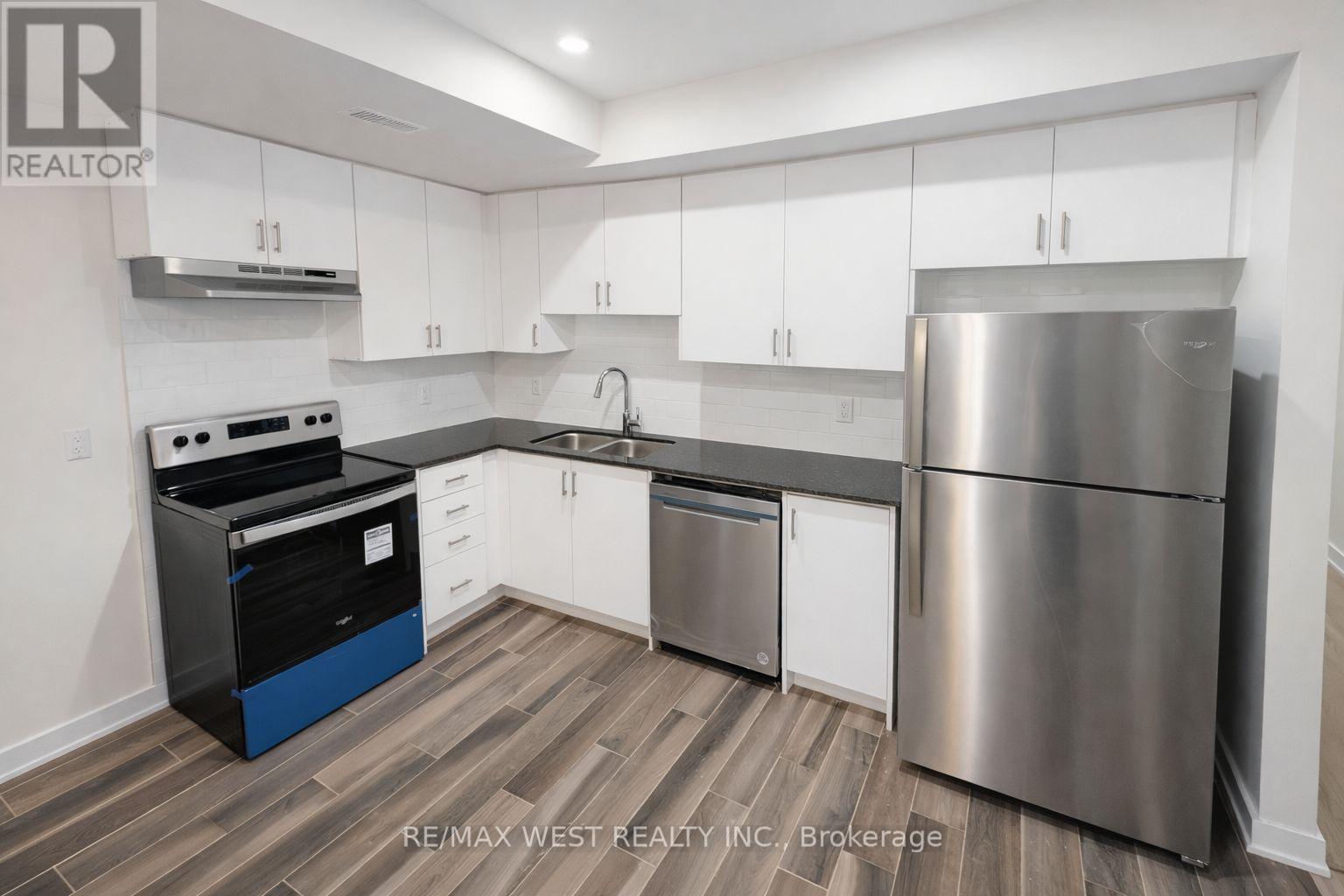 93 Hatherley Road, Toronto (Caledonia-Fairbank), Ontario  M6E 1W3 - Photo 13 - W12851296