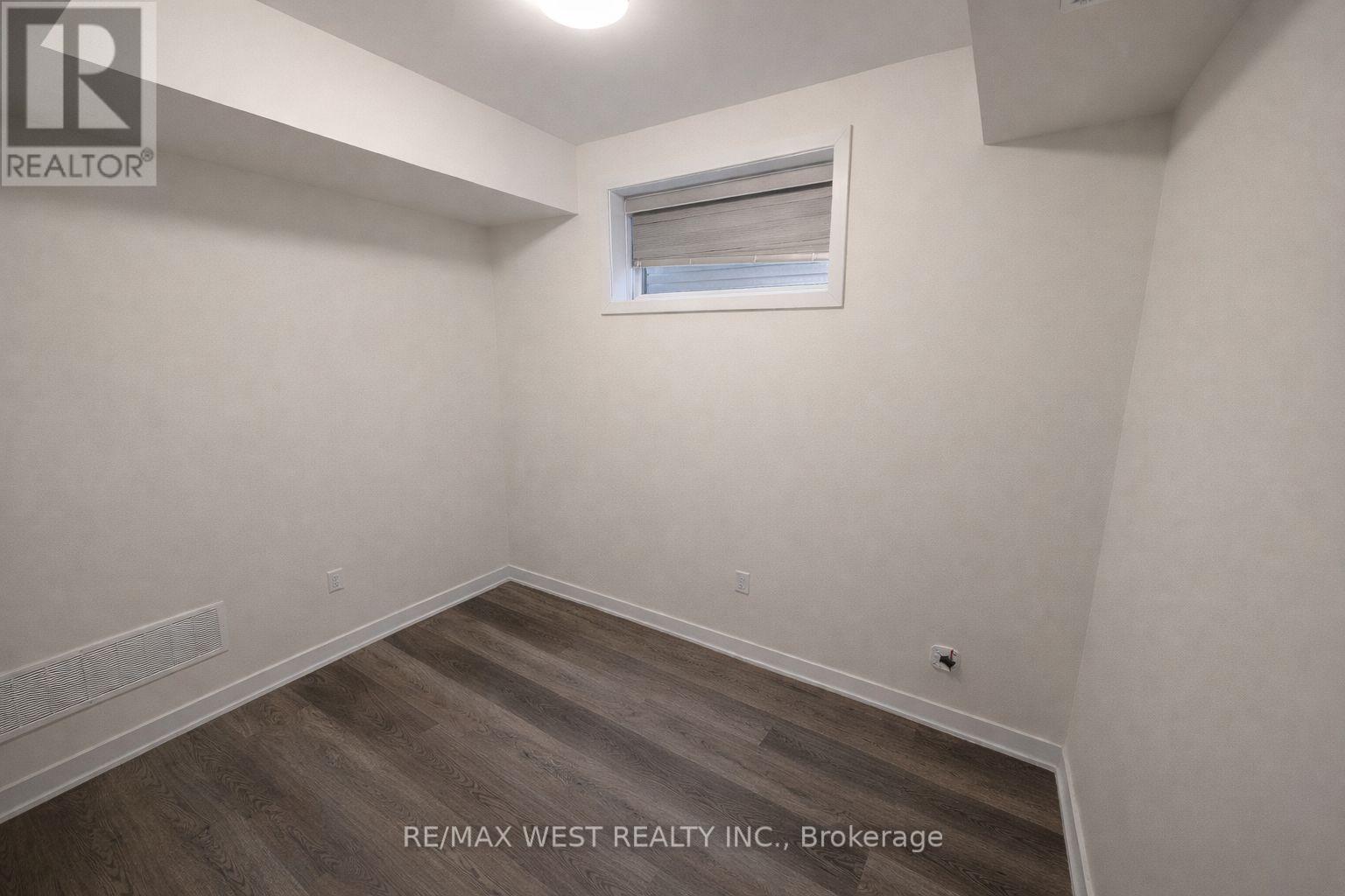 93 Hatherley Road, Toronto (Caledonia-Fairbank), Ontario  M6E 1W3 - Photo 15 - W12851296