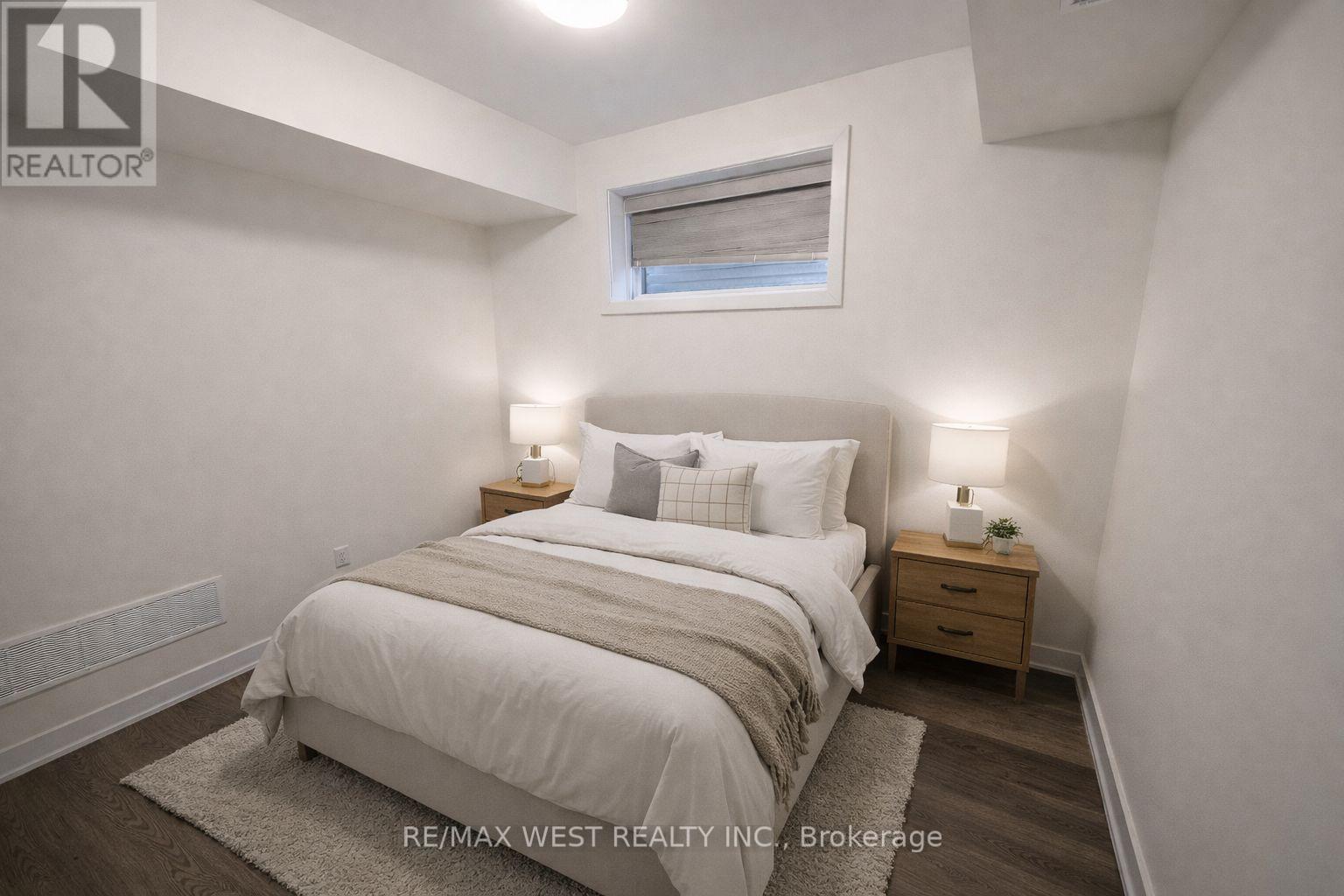 93 Hatherley Road, Toronto (Caledonia-Fairbank), Ontario  M6E 1W3 - Photo 16 - W12851296