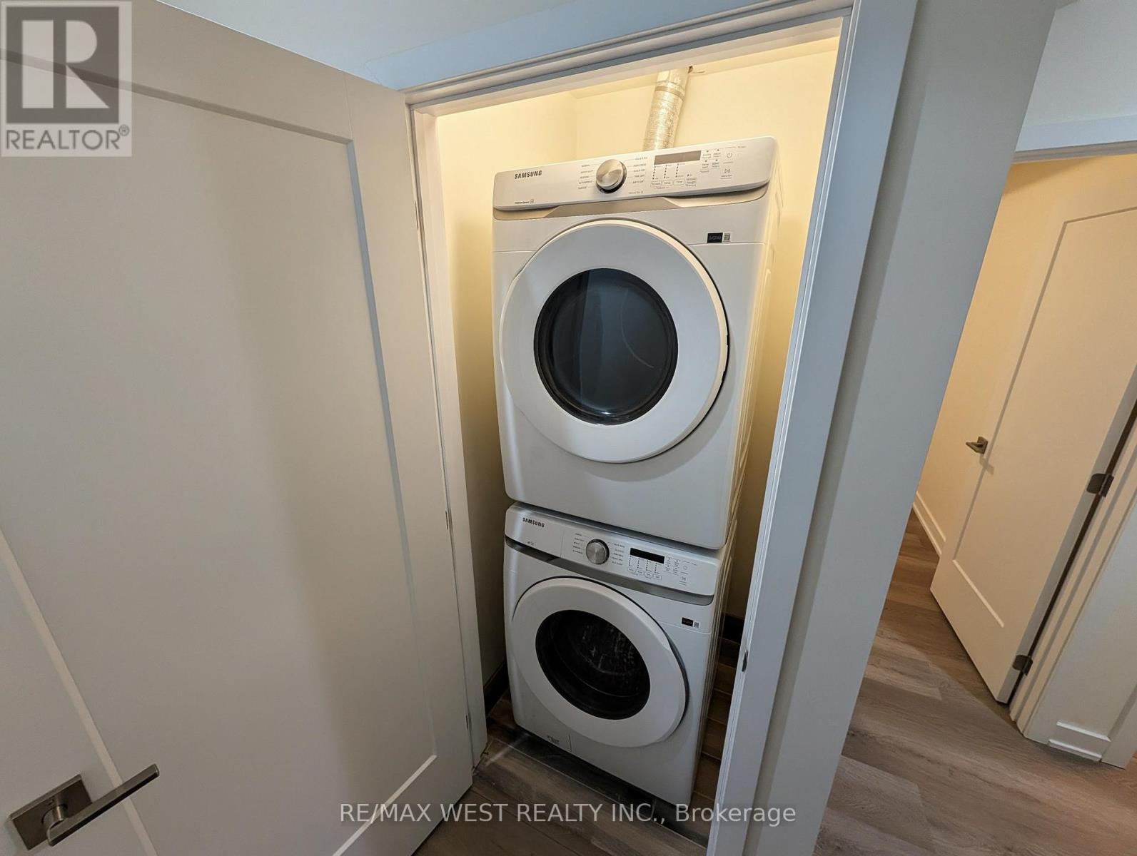 93 Hatherley Road, Toronto (Caledonia-Fairbank), Ontario  M6E 1W3 - Photo 19 - W12851296