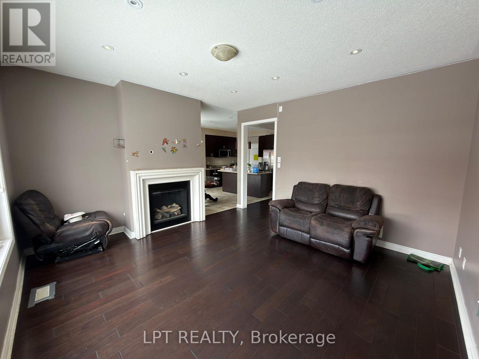 31 Denali Crescent, Brampton (Bram East), Ontario  L6P 3X1 - Photo 3 - W12851330