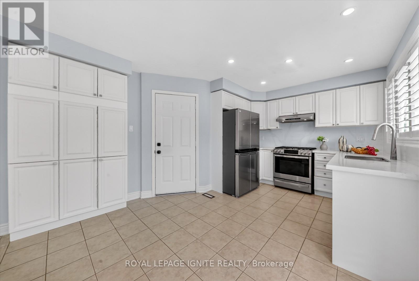 1332 Sagewood Crescent, Oakville (Wt West Oak Trails), Ontario  L6M 4A4 - Photo 19 - W12851344