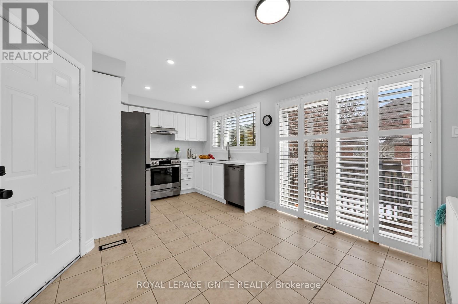 1332 Sagewood Crescent, Oakville (Wt West Oak Trails), Ontario  L6M 4A4 - Photo 20 - W12851344