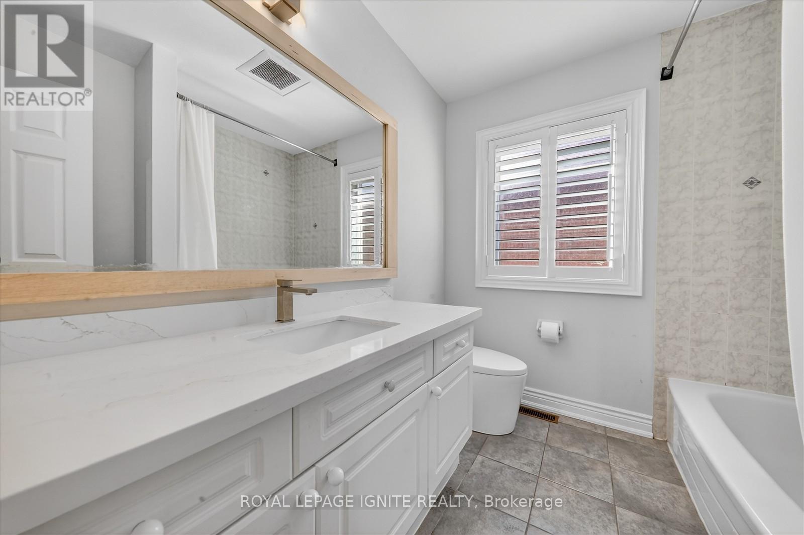 1332 Sagewood Crescent, Oakville (Wt West Oak Trails), Ontario  L6M 4A4 - Photo 30 - W12851344