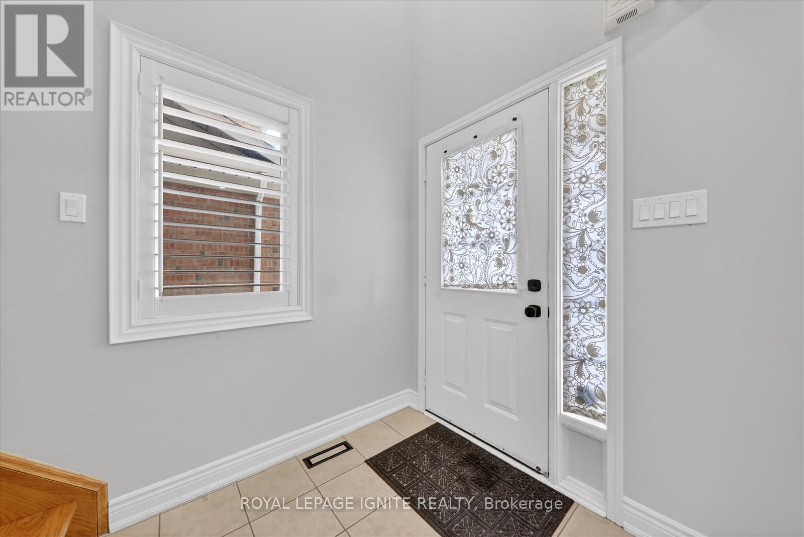 1332 Sagewood Crescent, Oakville (Wt West Oak Trails), Ontario  L6M 4A4 - Photo 7 - W12851344