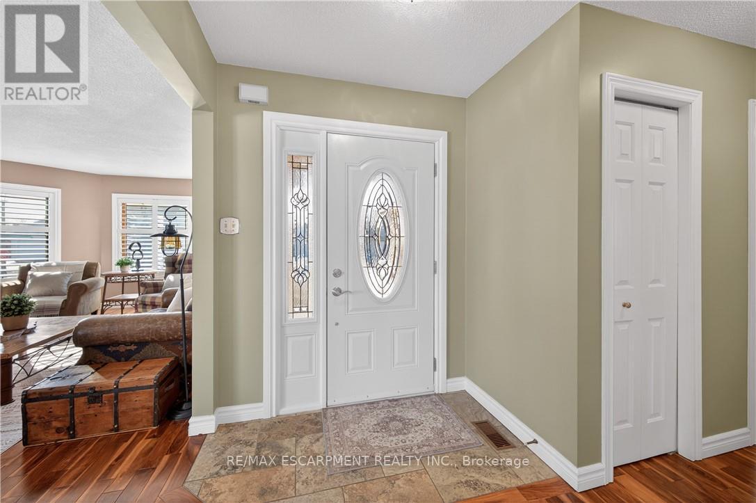 35 Highland Boulevard, Haldimand, Ontario  N3W 1G6 - Photo 3 - X12851090