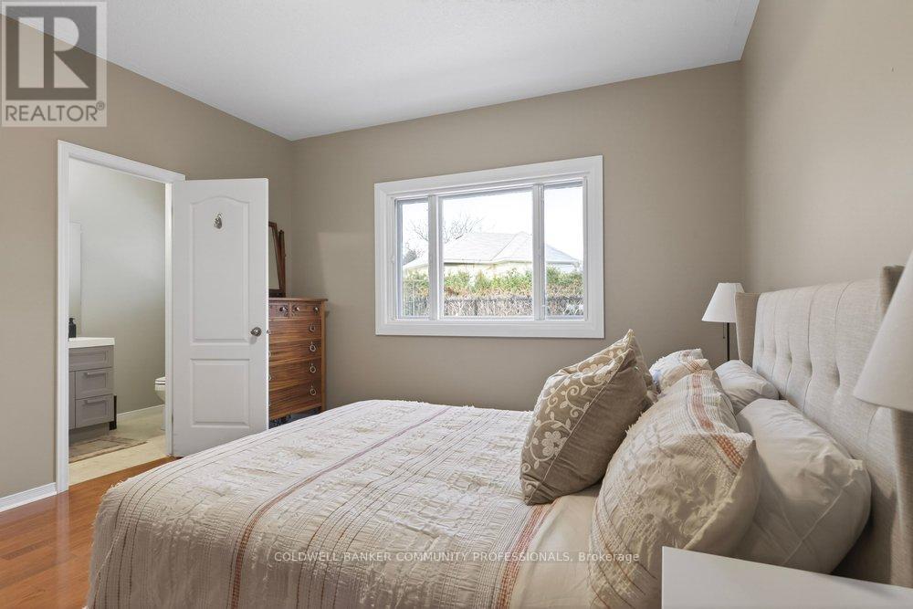 37 Garth Trails Crescent, Hamilton, Ontario  L9B 2X1 - Photo 13 - X12851142