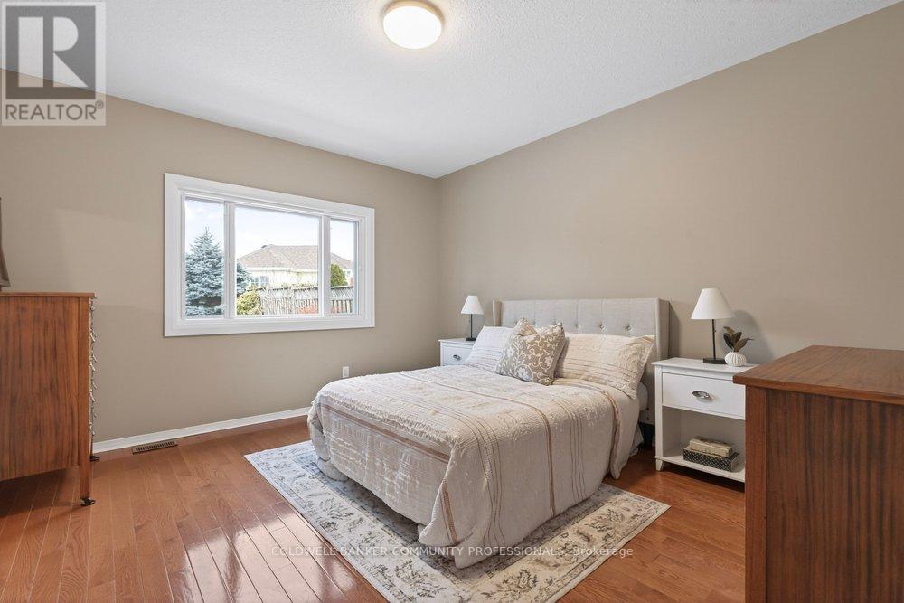 37 Garth Trails Crescent, Hamilton, Ontario  L9B 2X1 - Photo 14 - X12851142