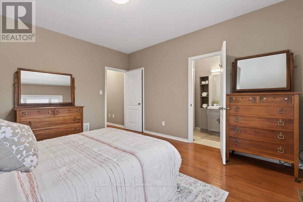 37 Garth Trails Crescent, Hamilton, Ontario  L9B 2X1 - Photo 15 - X12851142