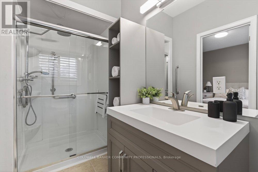 37 Garth Trails Crescent, Hamilton, Ontario  L9B 2X1 - Photo 17 - X12851142