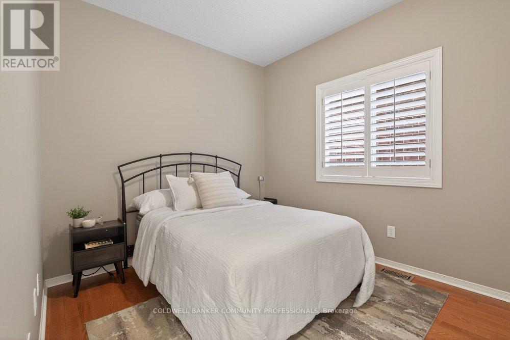 37 Garth Trails Crescent, Hamilton, Ontario  L9B 2X1 - Photo 18 - X12851142