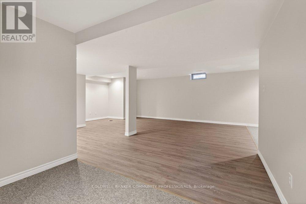 37 Garth Trails Crescent, Hamilton, Ontario  L9B 2X1 - Photo 23 - X12851142