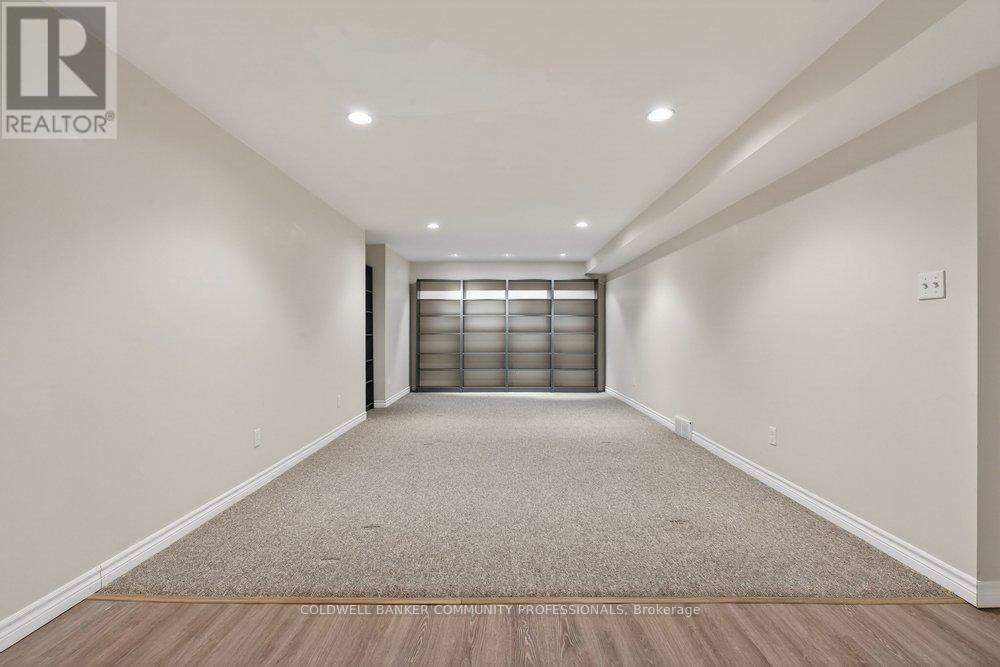 37 Garth Trails Crescent, Hamilton, Ontario  L9B 2X1 - Photo 24 - X12851142