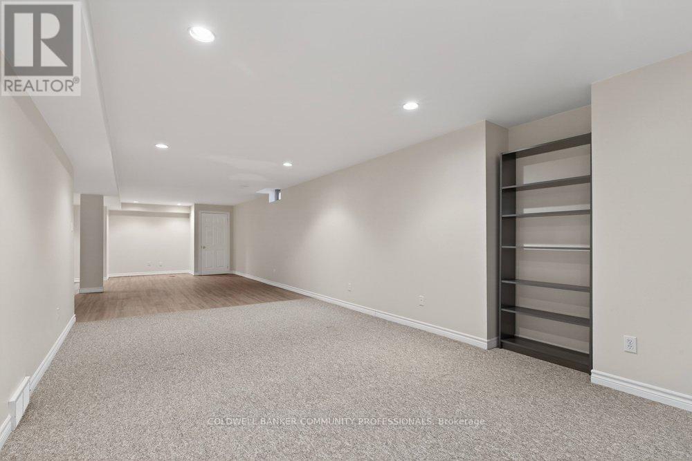 37 Garth Trails Crescent, Hamilton, Ontario  L9B 2X1 - Photo 25 - X12851142