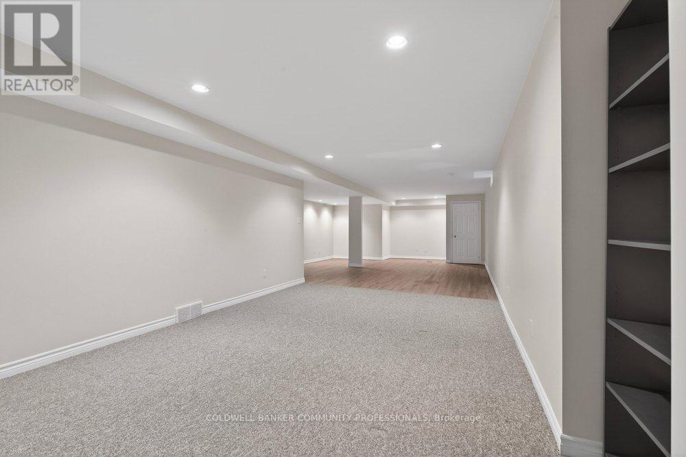 37 Garth Trails Crescent, Hamilton, Ontario  L9B 2X1 - Photo 26 - X12851142