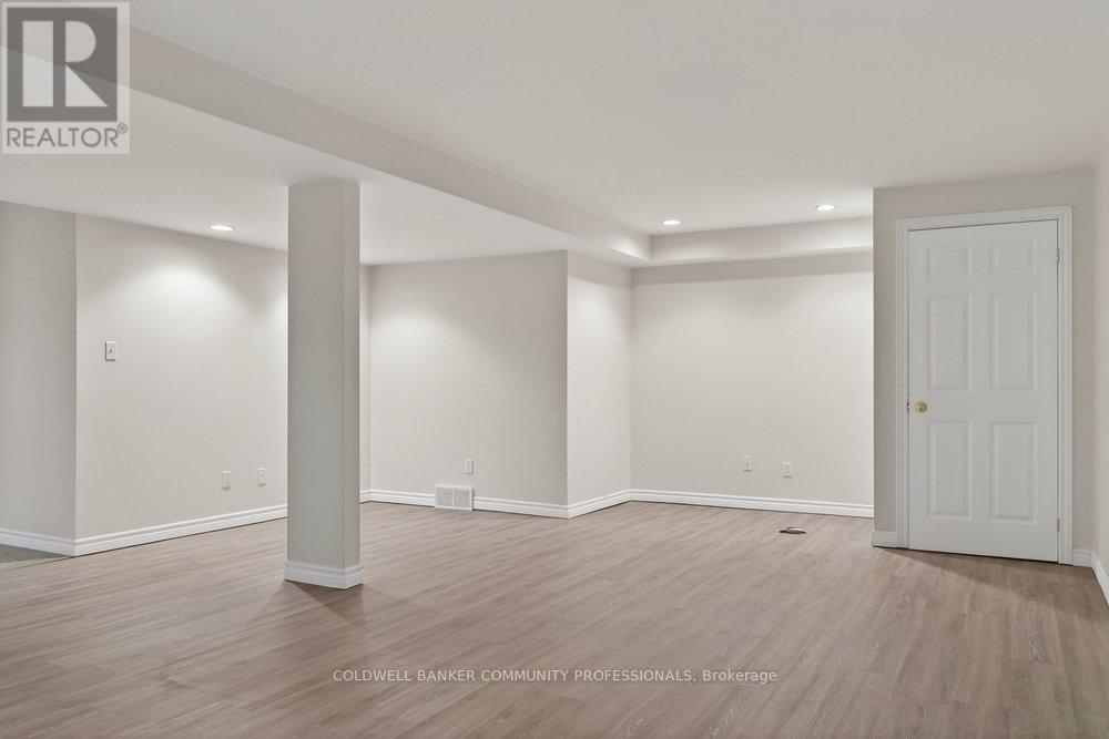 37 Garth Trails Crescent, Hamilton, Ontario  L9B 2X1 - Photo 27 - X12851142