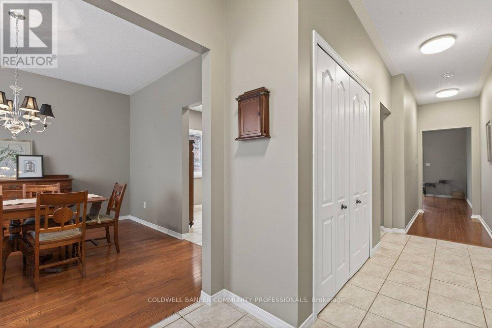 37 Garth Trails Crescent, Hamilton, Ontario  L9B 2X1 - Photo 39 - X12851142