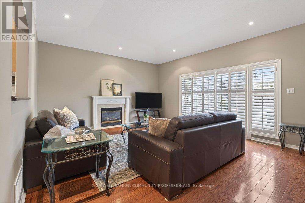 37 Garth Trails Crescent, Hamilton, Ontario  L9B 2X1 - Photo 7 - X12851142