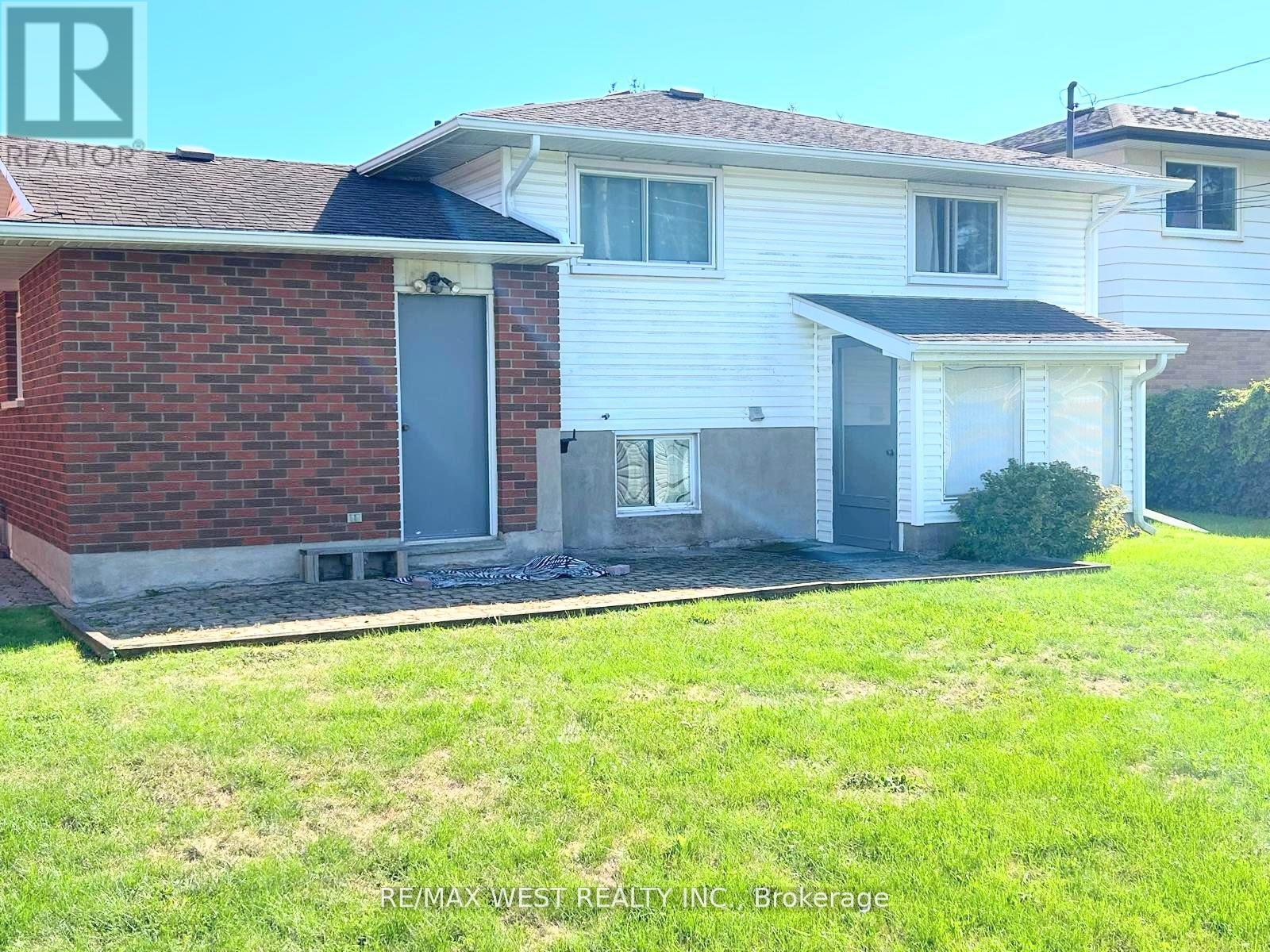 37 Michael Drive S, Port Colborne (Sugarloaf), Ontario  L3K 3C3 - Photo 11 - X12851244