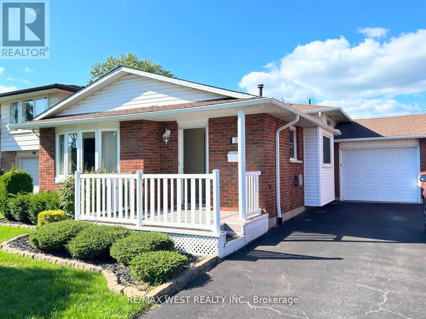 37 Michael Drive S, Port Colborne (Sugarloaf), Ontario  L3K 3C3 - Photo 2 - X12851244