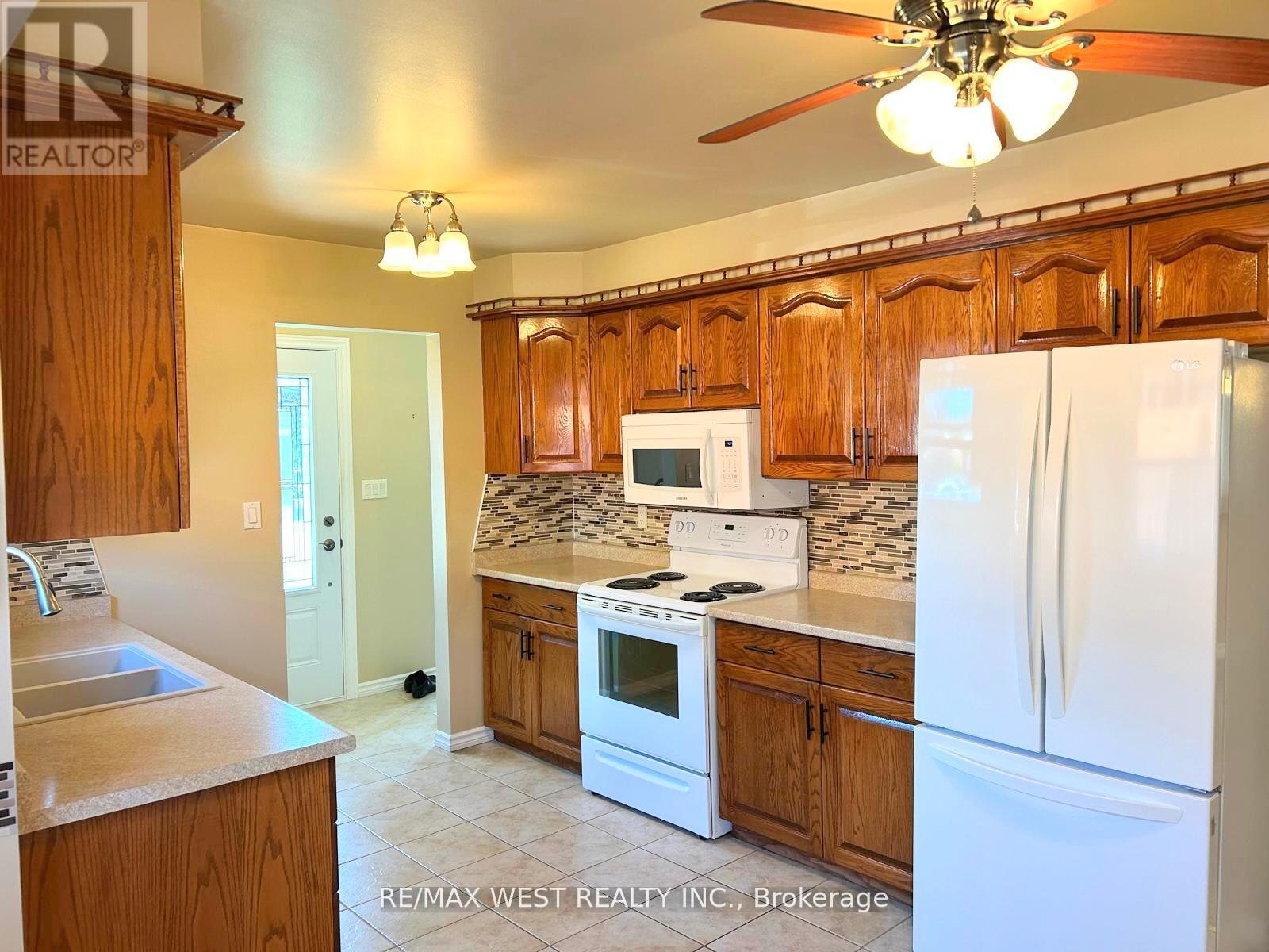 37 Michael Drive S, Port Colborne (Sugarloaf), Ontario  L3K 3C3 - Photo 4 - X12851244