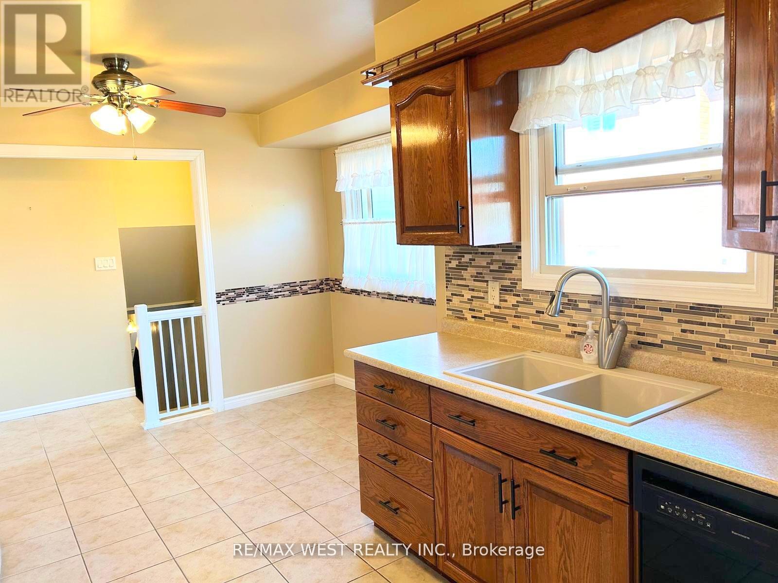 37 Michael Drive S, Port Colborne (Sugarloaf), Ontario  L3K 3C3 - Photo 6 - X12851244