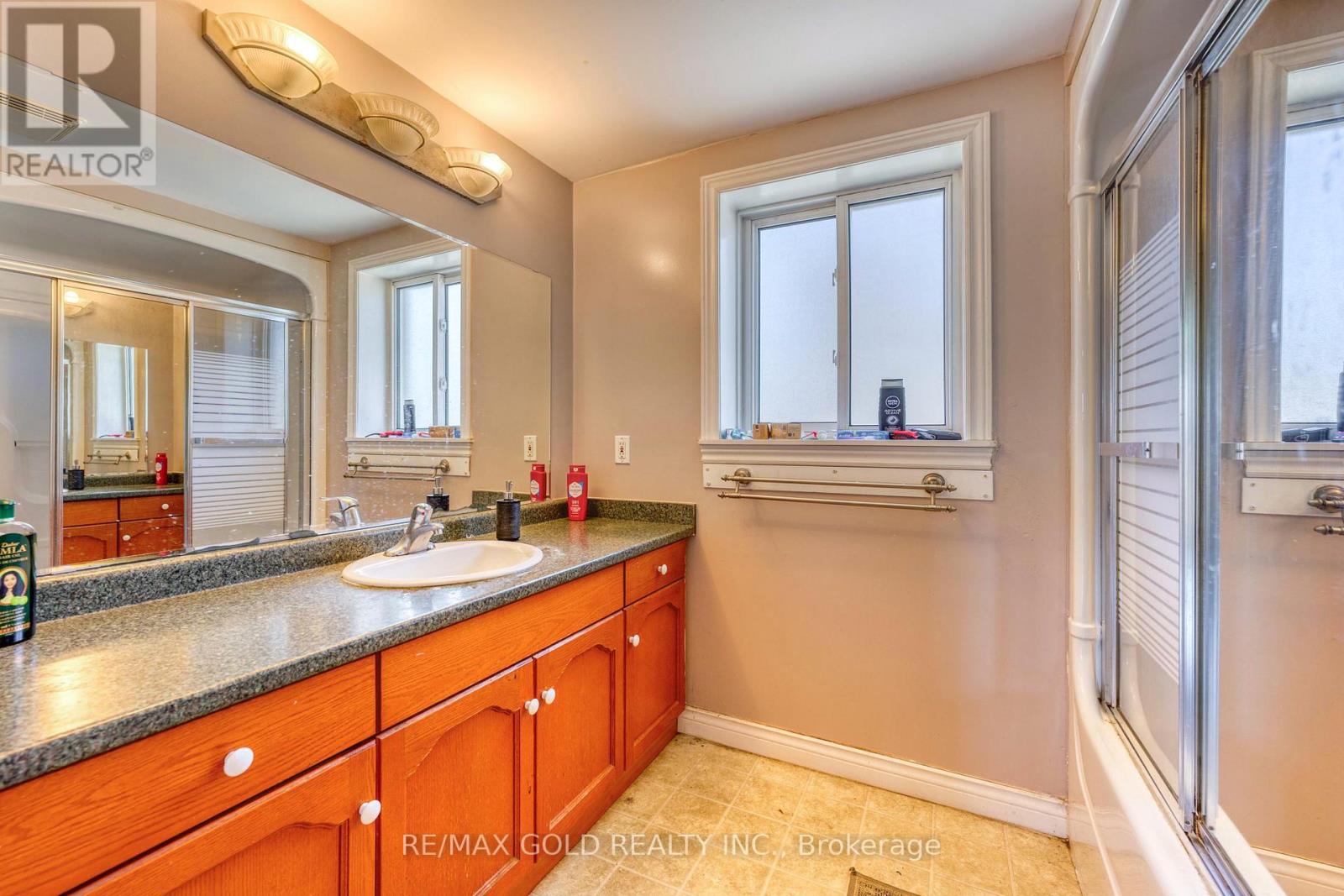 794 London Road, Sarnia, Ontario  N7T 4Y1 - Photo 22 - X12851260