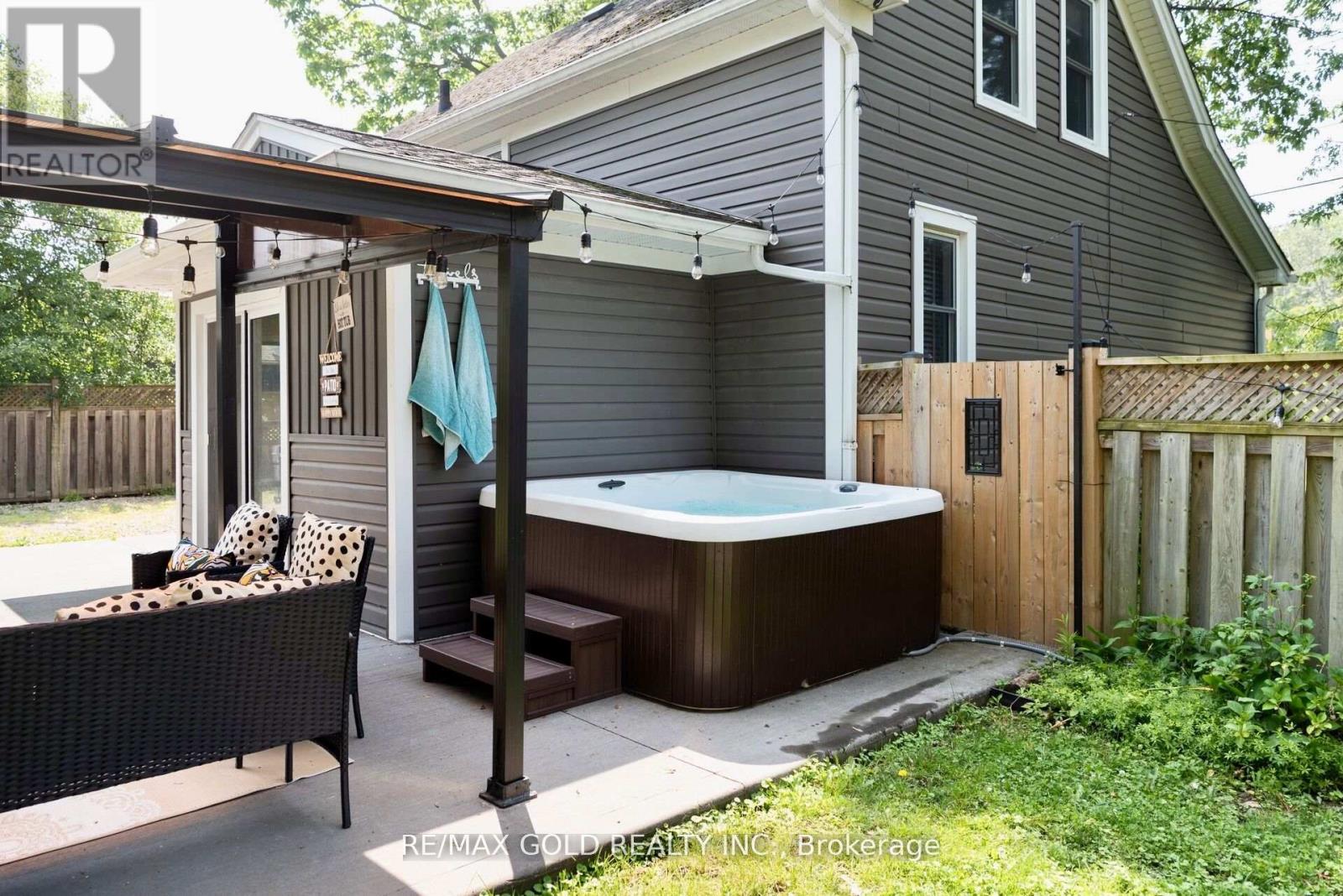 5853 Mcleod Road, Niagara Falls (Arad/fallsview), Ontario  L2G 3E5 - Photo 16 - X12851268