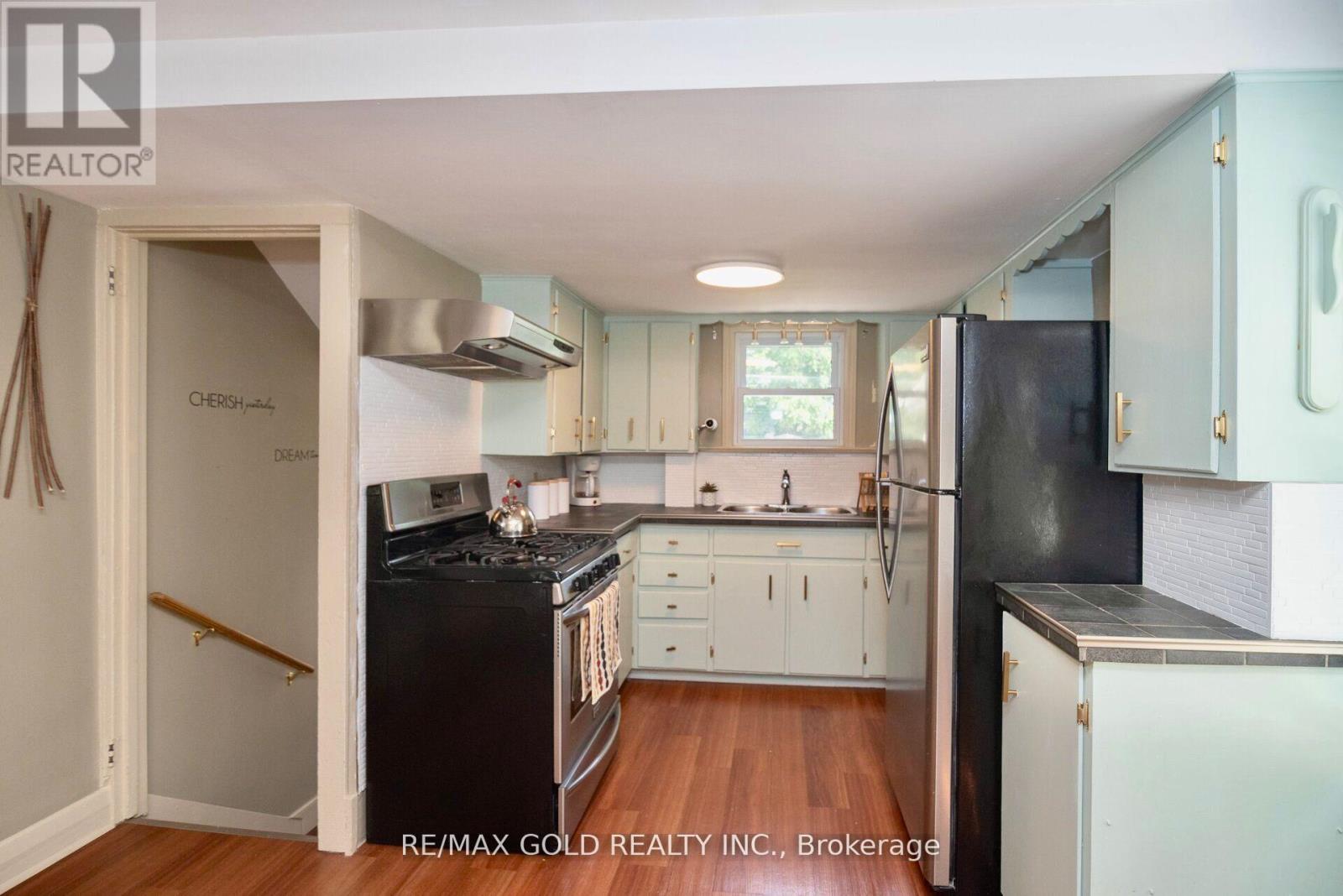 5853 Mcleod Road, Niagara Falls (Arad/fallsview), Ontario  L2G 3E5 - Photo 6 - X12851268