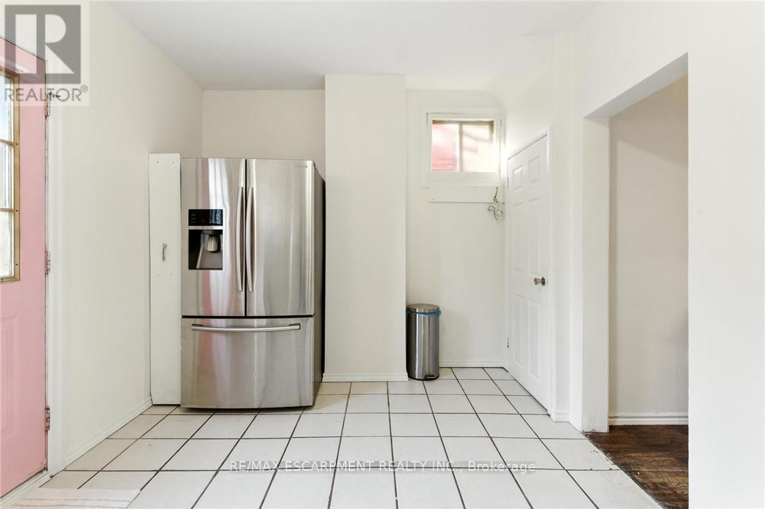 44 Holton Avenue N, Hamilton (Gibson), Ontario  L8L 6H4 - Photo 12 - X12851278