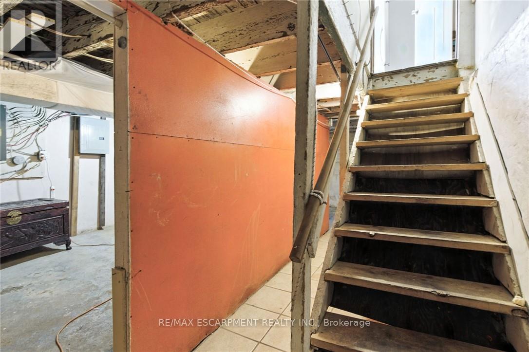 44 Holton Avenue N, Hamilton (Gibson), Ontario  L8L 6H4 - Photo 25 - X12851278