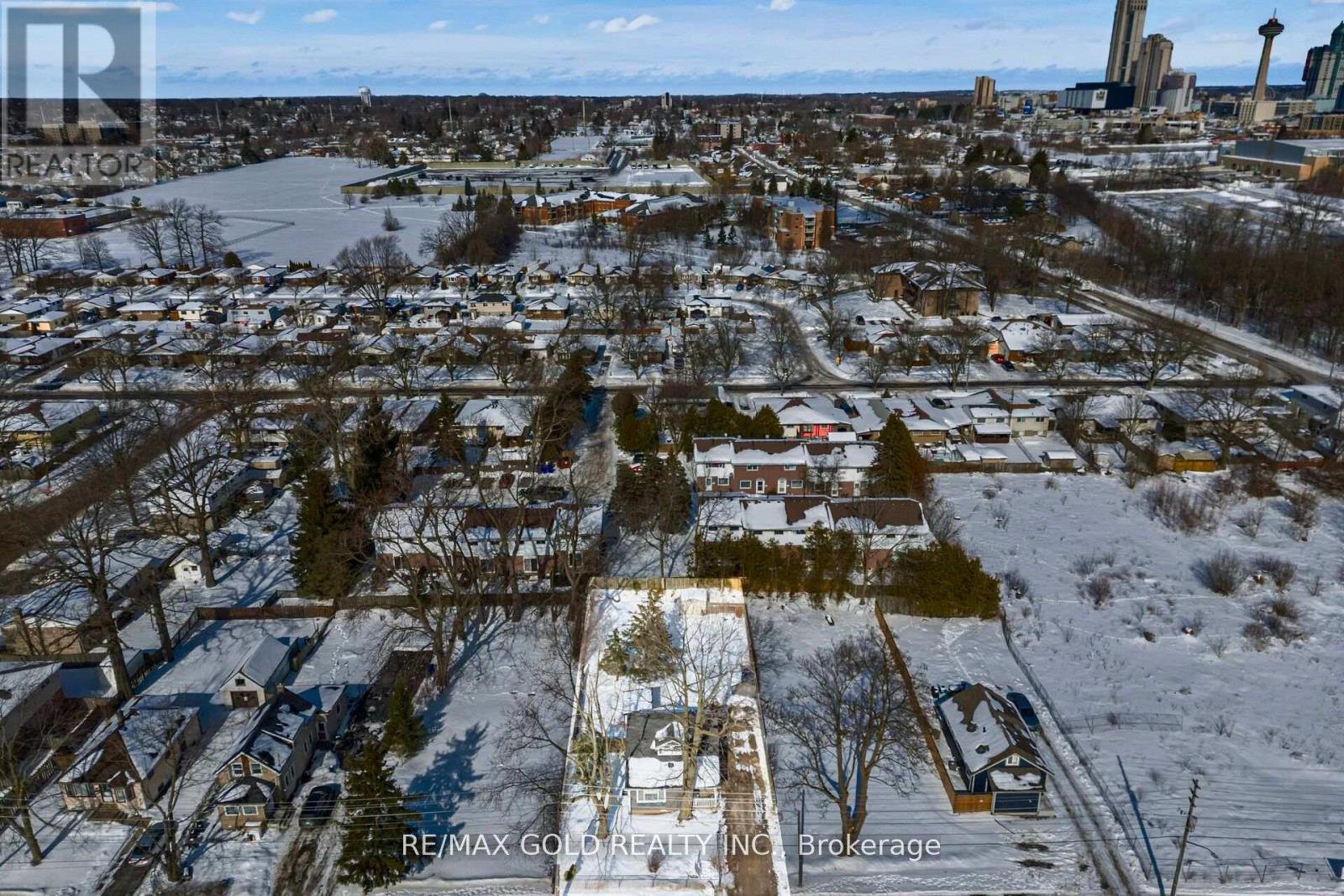 5853 Mcleod Road, Niagara Falls (Arad/fallsview), Ontario  L2G 3E5 - Photo 2 - X12851310