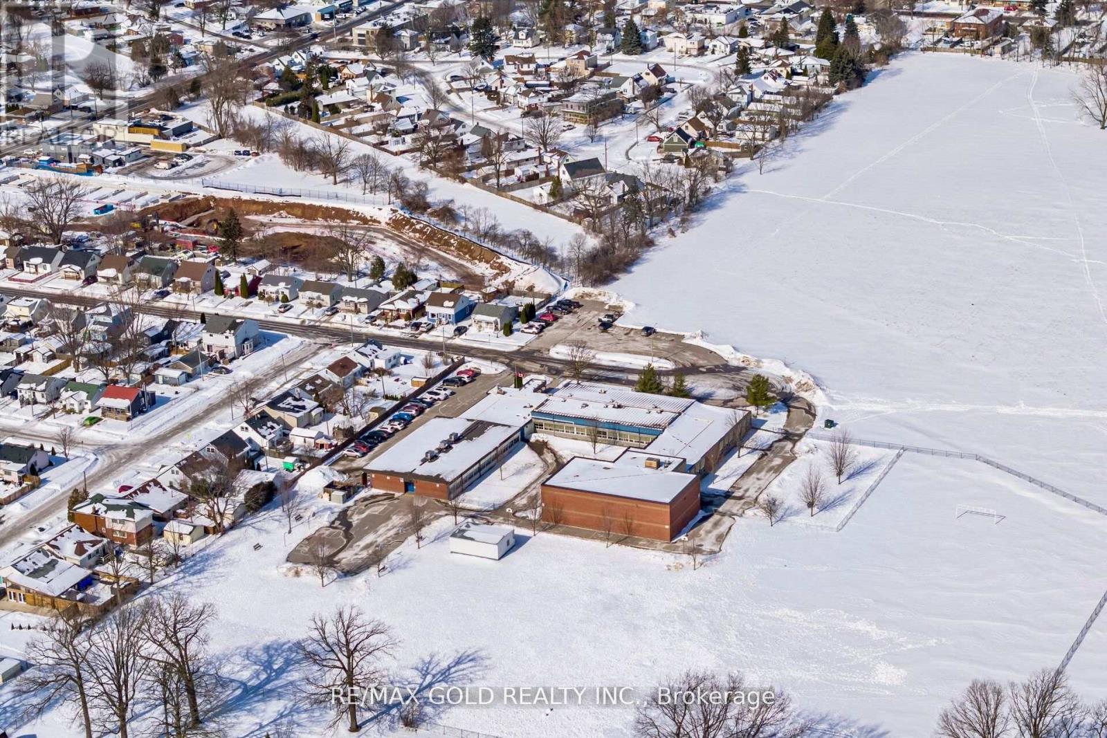 5853 Mcleod Road, Niagara Falls (Arad/fallsview), Ontario  L2G 3E5 - Photo 33 - X12851310