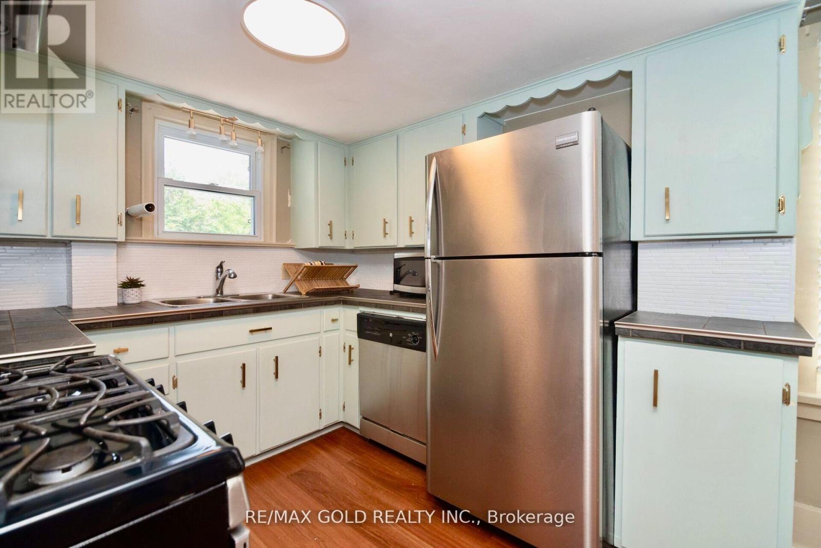 5853 Mcleod Road, Niagara Falls (Arad/fallsview), Ontario  L2G 3E5 - Photo 7 - X12851310