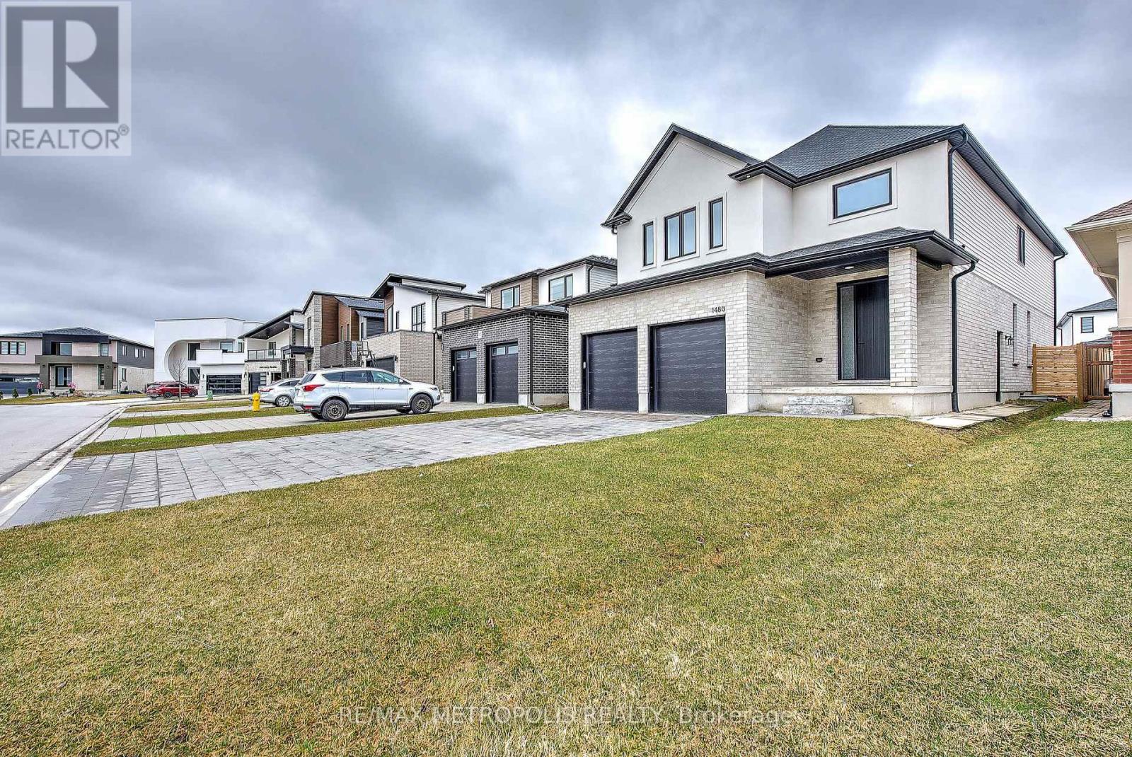 1480 Medway Park Drive, London North (North S), Ontario  N6G 0Z6 - Photo 2 - X12851320