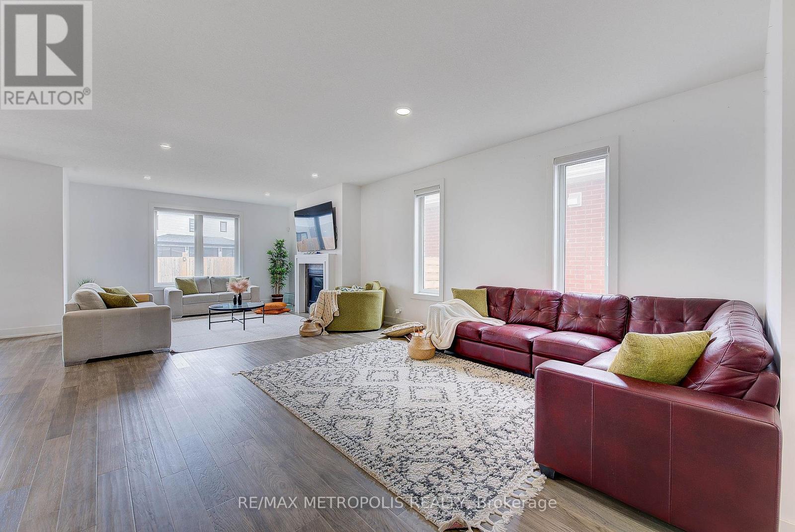 1480 Medway Park Drive, London North (North S), Ontario  N6G 0Z6 - Photo 9 - X12851320