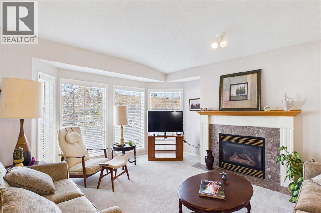 76 Christie Gardens Sw, Calgary, Alberta  T3H 3B5 - Photo 4 - A2289534