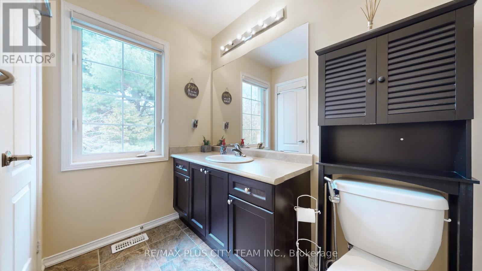 16 Edison Way, Whitby, Ontario  L1R 0M3 - Photo 23 - E12850824