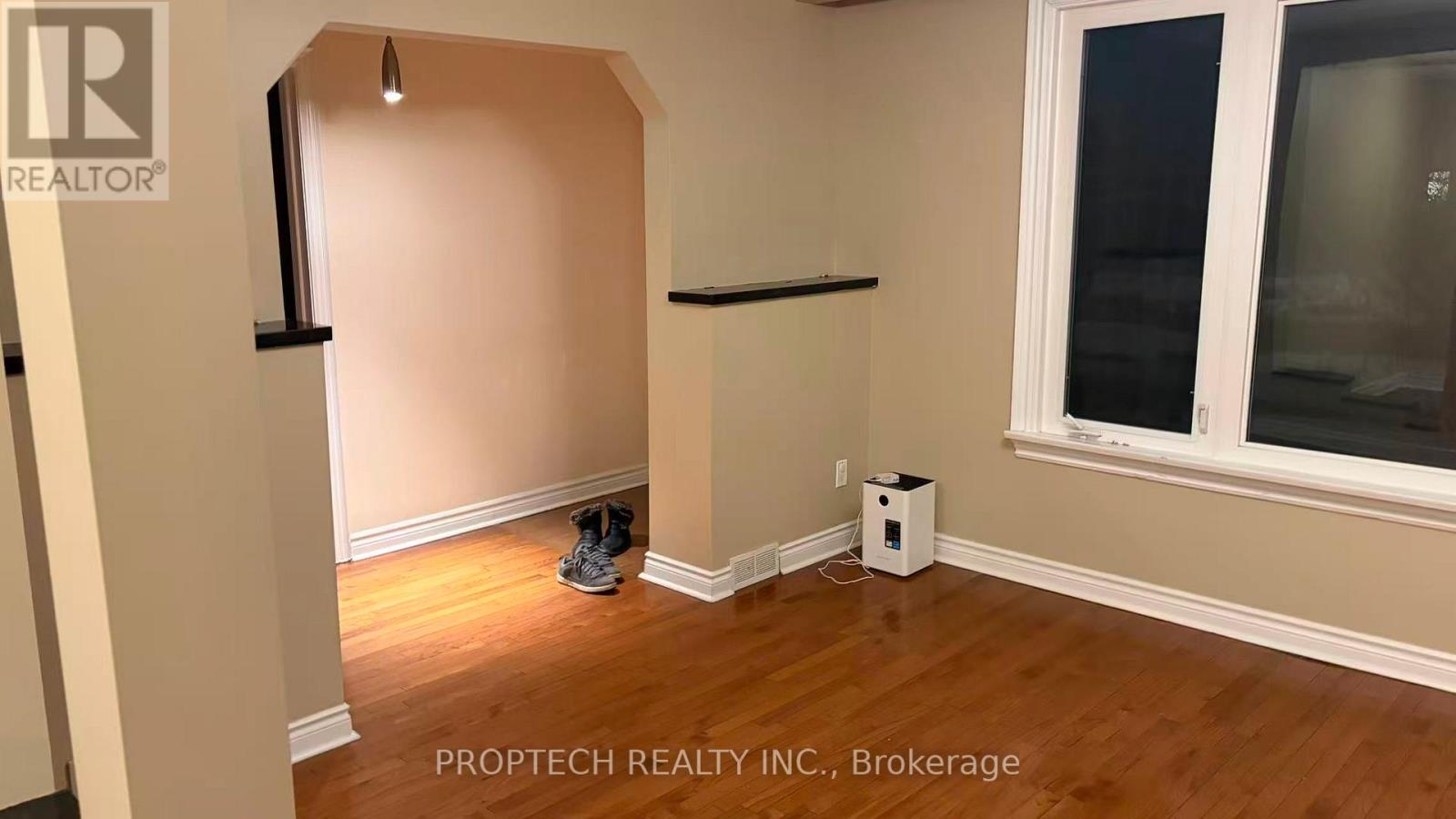 41 Cartier Crescent, Richmond Hill (Crosby), Ontario  L4C 2M9 - Photo 10 - N12751014