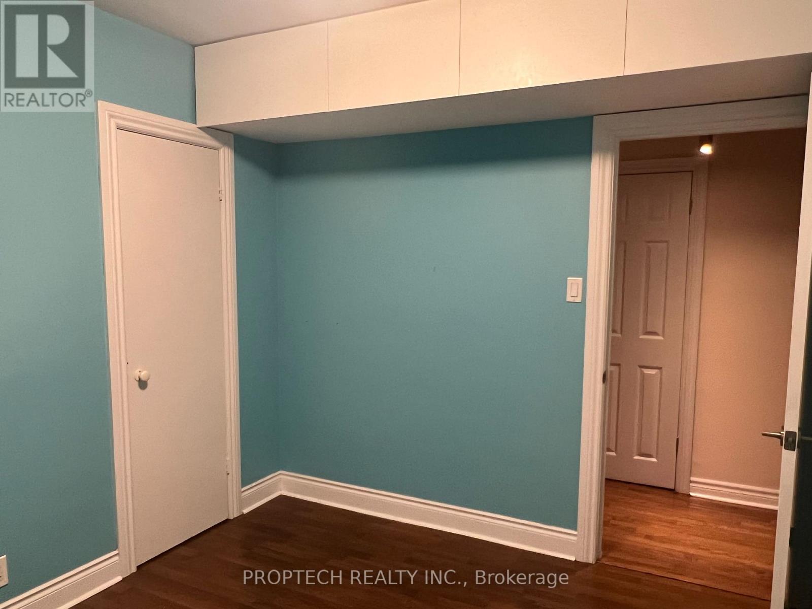 41 Cartier Crescent, Richmond Hill (Crosby), Ontario  L4C 2M9 - Photo 14 - N12751014