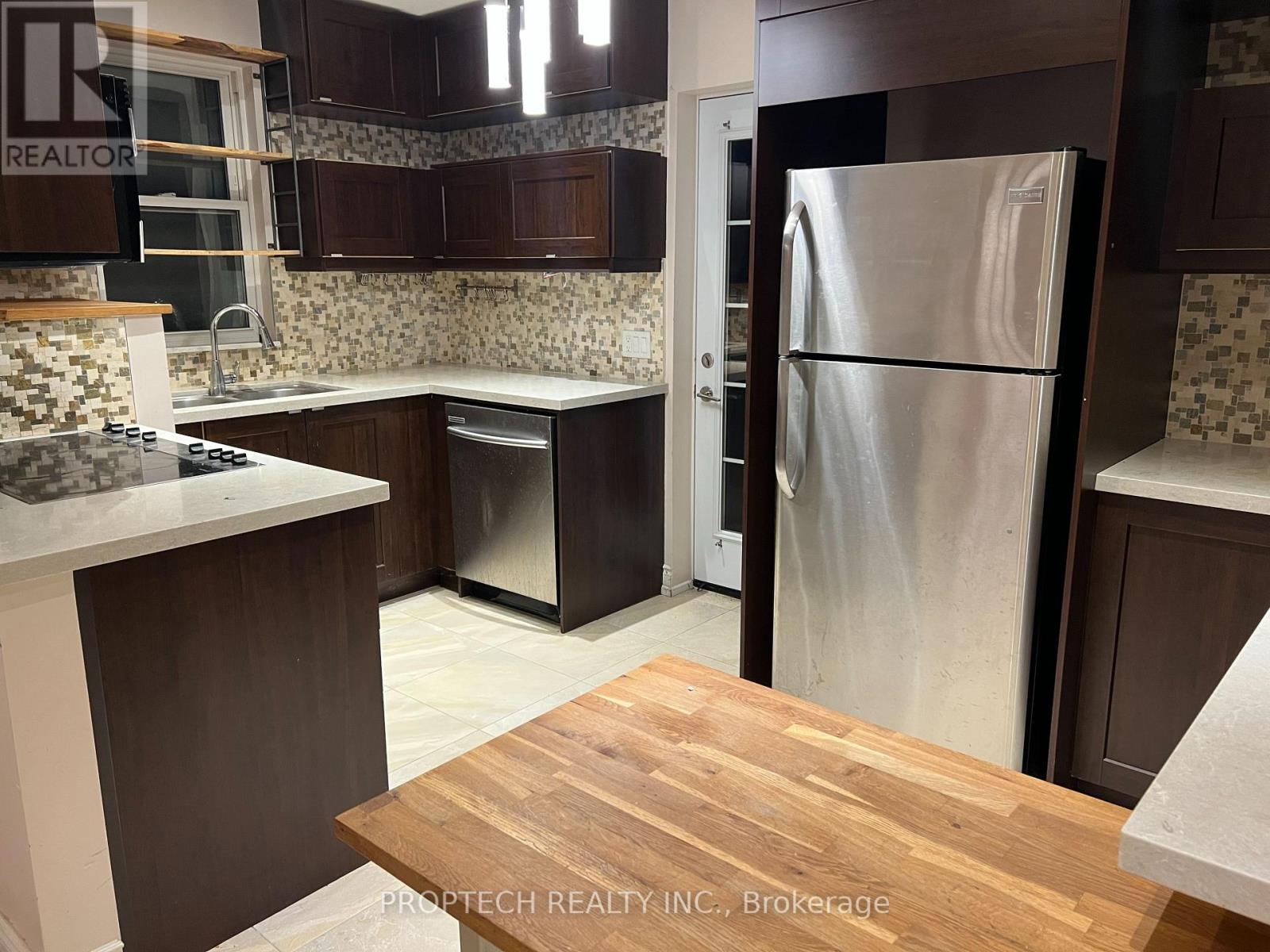 41 Cartier Crescent, Richmond Hill (Crosby), Ontario  L4C 2M9 - Photo 8 - N12751014