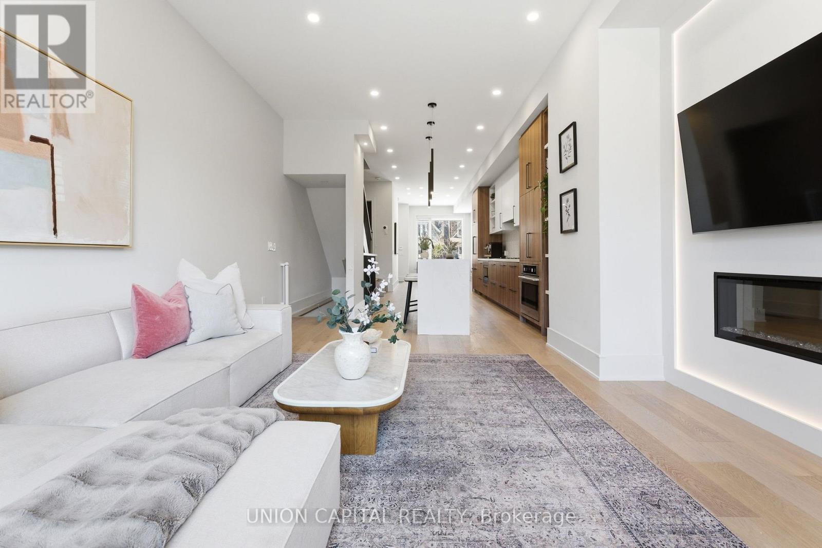 544b Beresford Avenue, Toronto, Ontario  M6S 3C3 - Photo 12 - W12849244