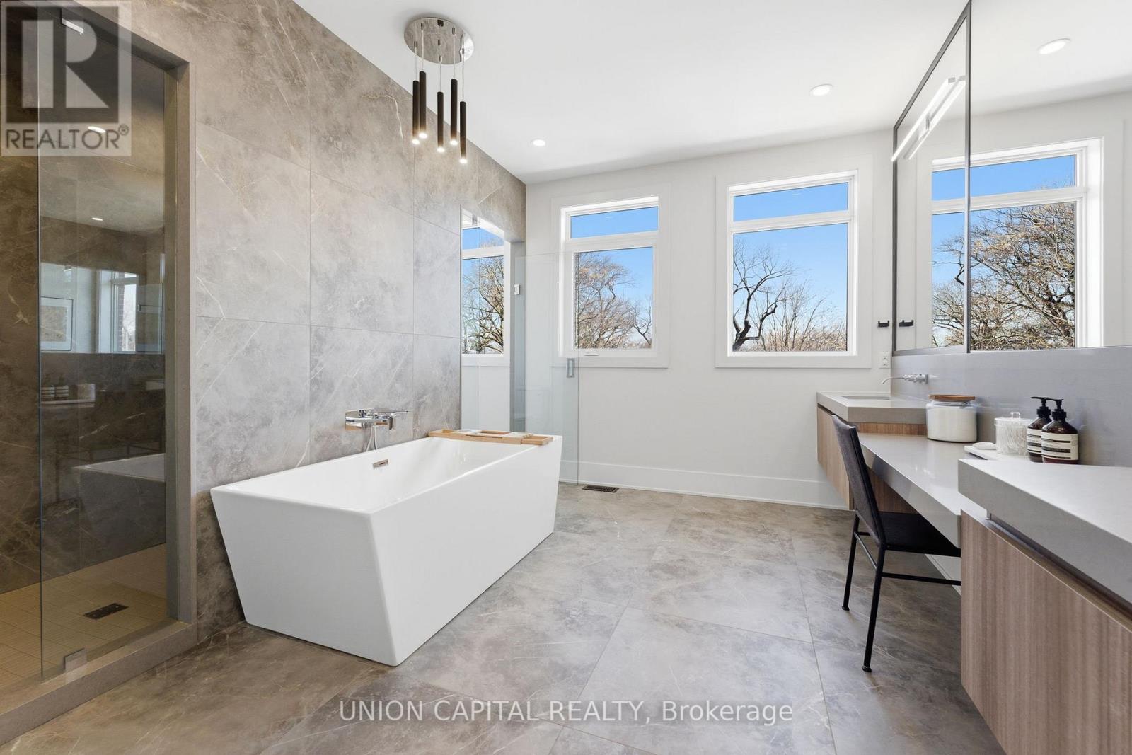 544b Beresford Avenue, Toronto, Ontario  M6S 3C3 - Photo 25 - W12849244