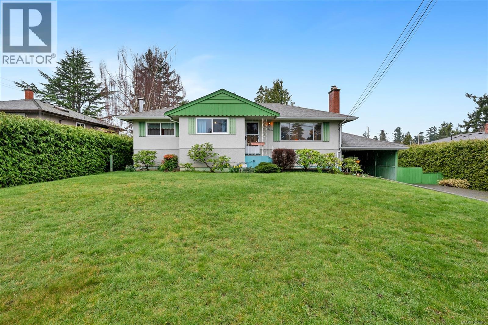 3850 Raymond St, Saanich, British Columbia