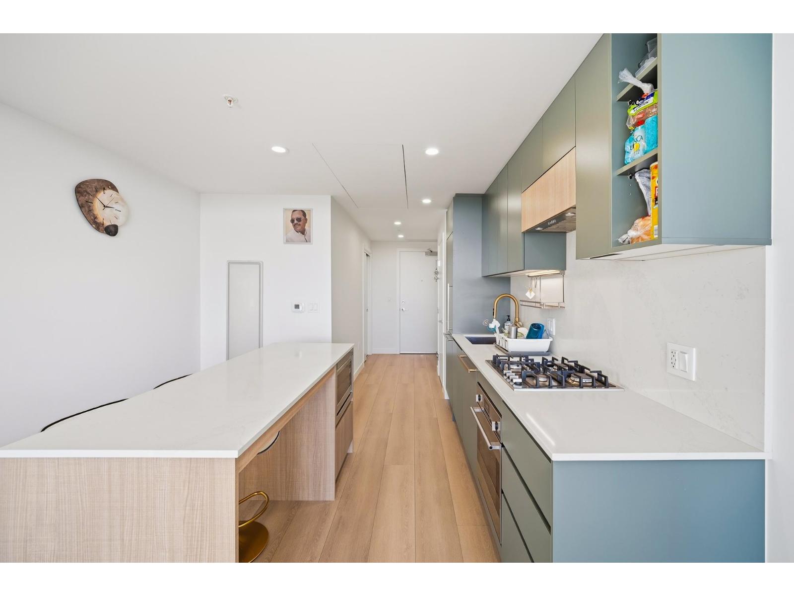 607 13573 98a Avenue, Surrey, British Columbia  V3T 0X1 - Photo 2 - R3094174